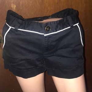 “BANANA REPUBLIC” Size 2 Shorts (in EUC)!